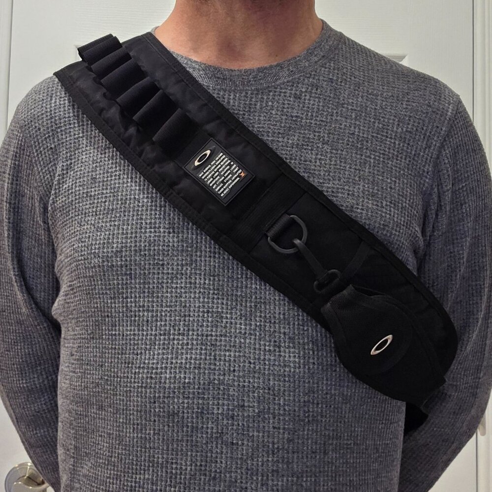 OAKLEY Tactical Sling Bag From The Oakley Design Team back in 2008 -Like New - Picture 3 of 12